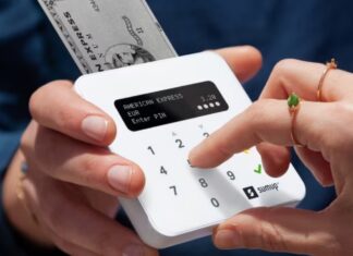 negoziante che usa Sumup Air