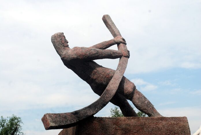 statua leva