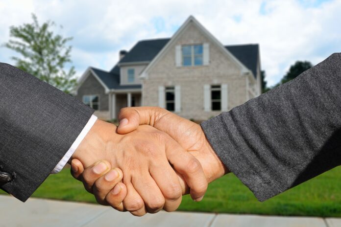 compravendita immobiliare stretta di mano mercato immobiliare