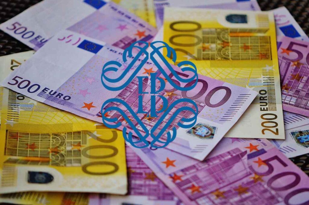 banconote e logo Banca d'Italia