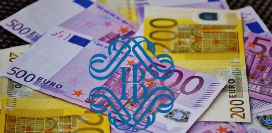 banconote e logo Banca d'Italia