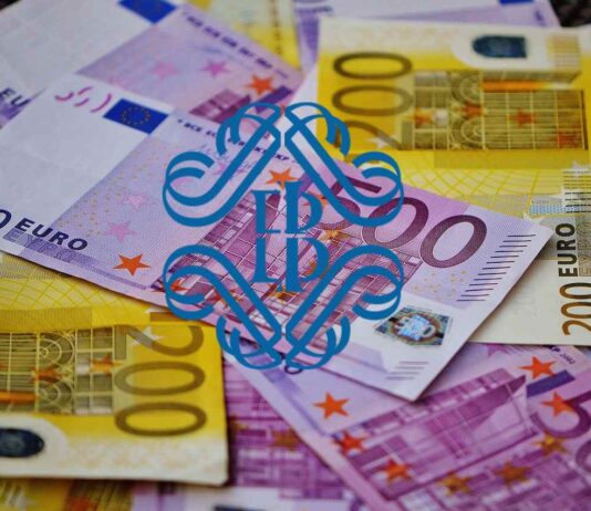 banconote e logo Banca d'Italia