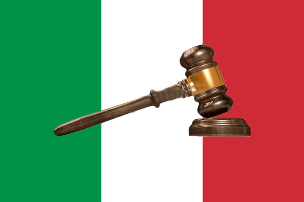 bandiera Italia e martelletto asta