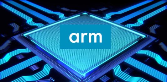 un microchip e il logo di ARM