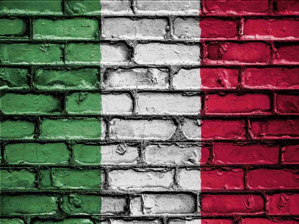 muro dipinto con bandiera Italia