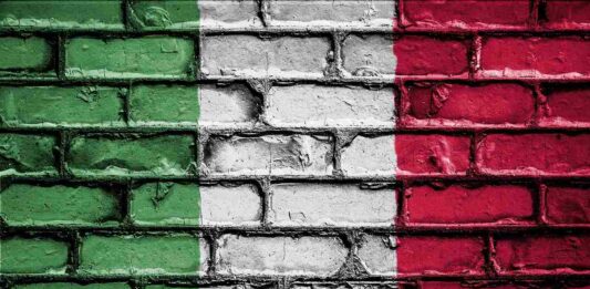 muro dipinto con bandiera Italia