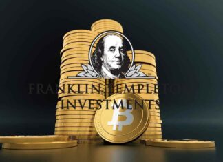 pila di monete Bitcoin e logo Franklin Templeton