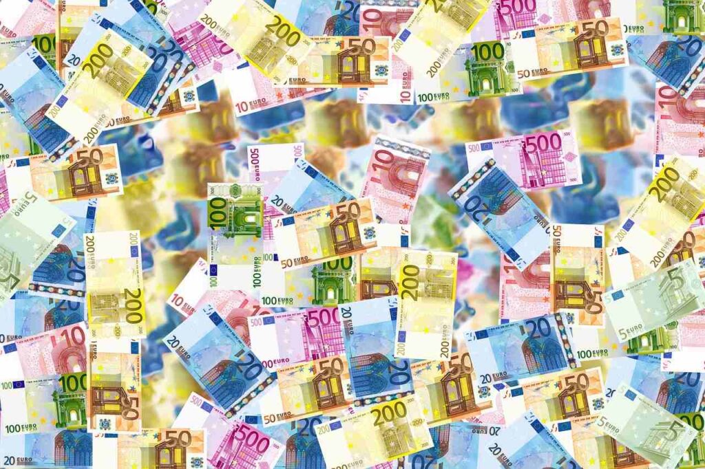 banconote Euro di taglio alto