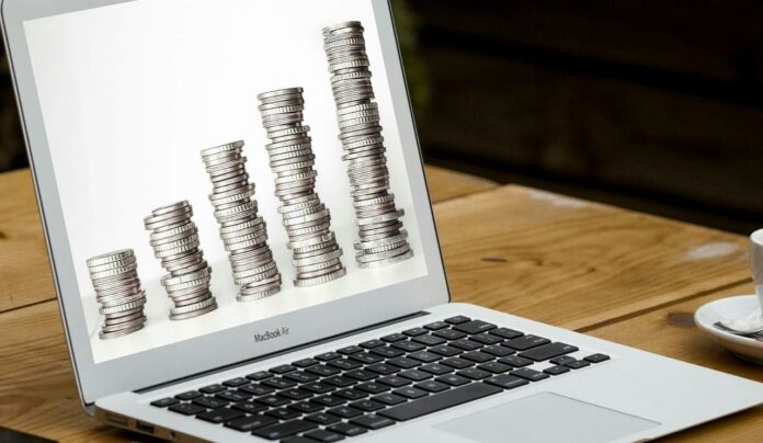 desktop pc con monete
