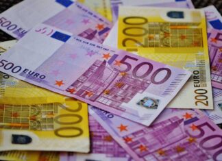 banconote taglio 500 e 200 euro