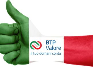 mano colorata verde banco e rosso che fa l'ok