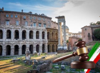 colosseo con martelletto asta e tricolore