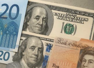 banconote dollari, euro e sterline