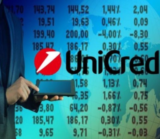 trader con tablet in mano