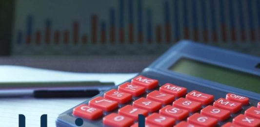 calcolatrice e grafico di rendimento