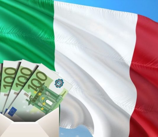 bandiera Italia e soldi
