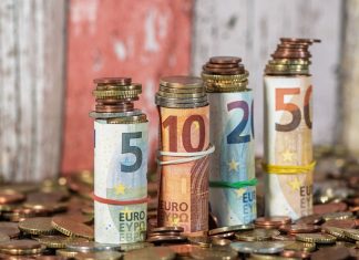 banconote di vario taglio