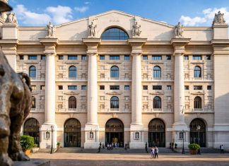 facciata della borsa di Milano