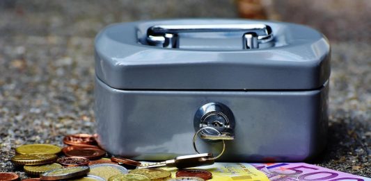 cassetta con soldi
