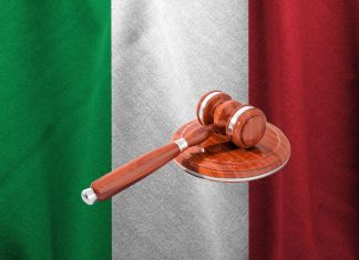 bandiera Italia e martello asta