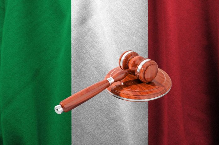 bandiera Italia e martello asta