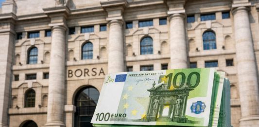 facciata borsa di Milano con soldi