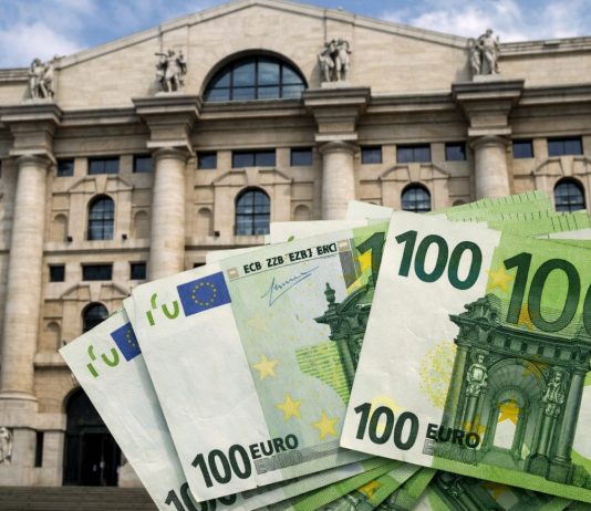 facciata borsa di Milano e banconote