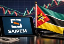 Azioni Saipem non si scaldano dopo lettera intenti con ExxonMobil Mozambique bandiera Mozambico e logo Saipem su tablet