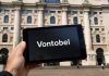 facciata borsa di Milano e tablet con logo Vontobel